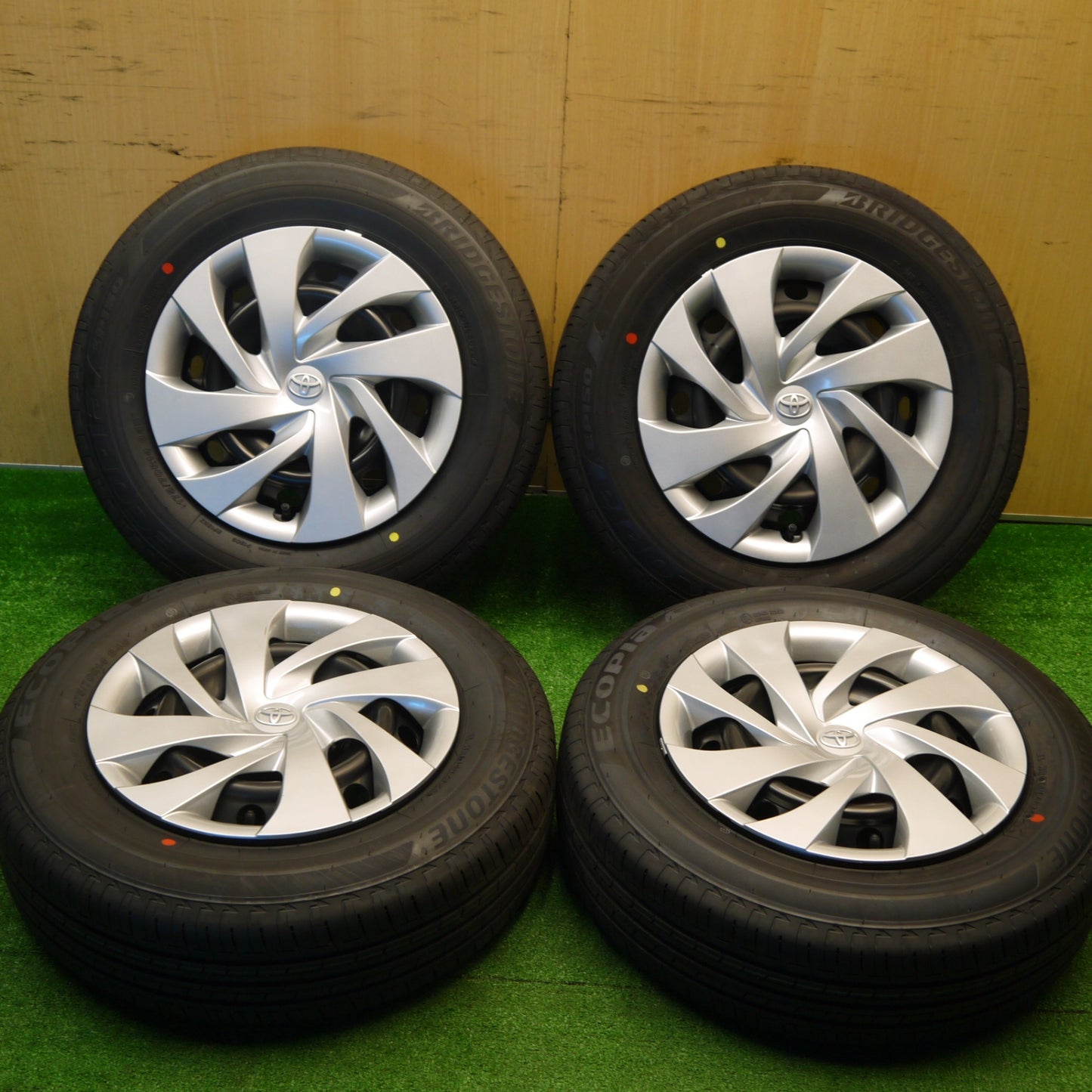新車外し！24年★トヨタ ヤリス 純正 スチール 175/70R14 ブリヂストン エコピア EP150 14インチ PCD100/4H★5102801Hノ