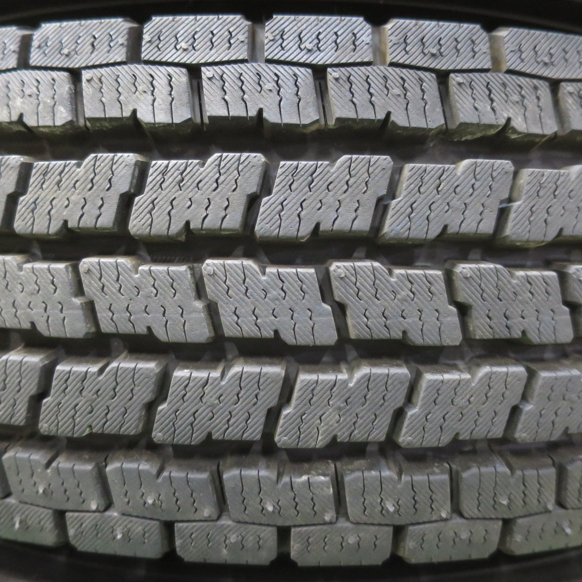 バリ溝！24年！キレイ！9.5分以上★スタッドレス 165/80R14 97/95N ヨコハマ アイスガード iG91 スチール ホイール 14インチ PCD114.3/4H★5111809イス