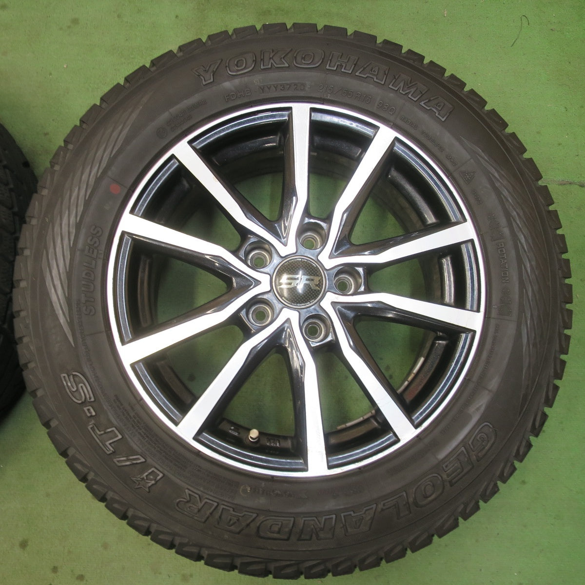 バリ溝！9.5分★スタッドレス 215/65R16 ヨコハマ ジオランダー i/T-S STRANGER ストレンジャー 16インチ PCD114.3/5H★6020401イス