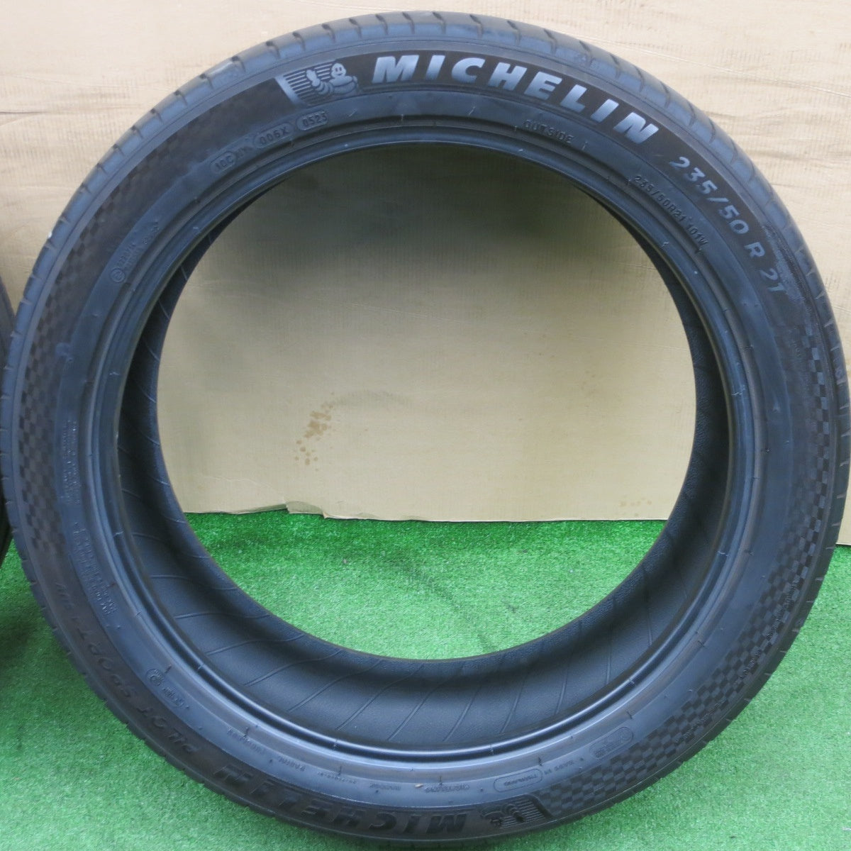 4本価格！23年★235/50R21 ミシュラン パイロットスポーツ4 SUV タイヤ 21インチ レクサス RX 等★6020402NKノタ