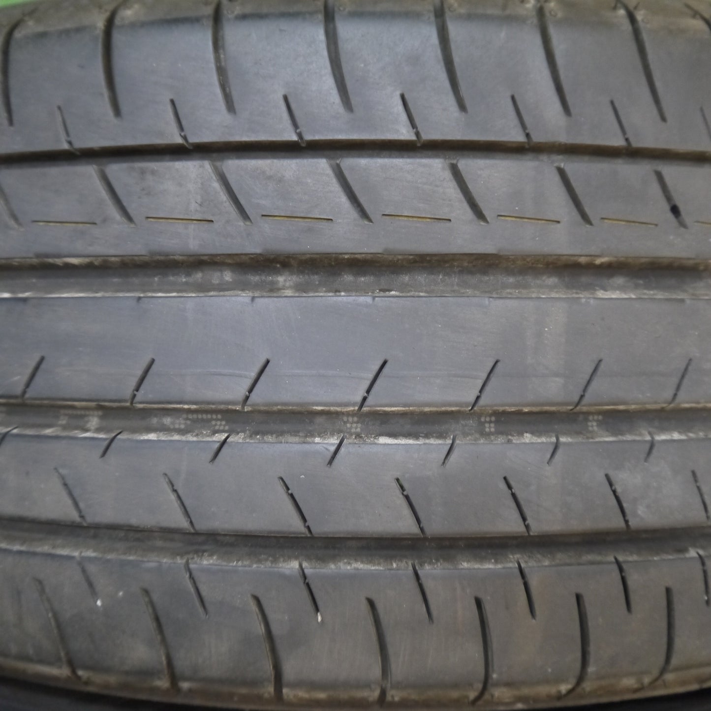 バリ溝！25年！9.5分★195/50R19 ヨコハマ BluEarth-GT AE51 ブルーアース タイヤ 19インチ 60系 プリウス ヤリスクロス カムリ 等★5112502Hノタ
