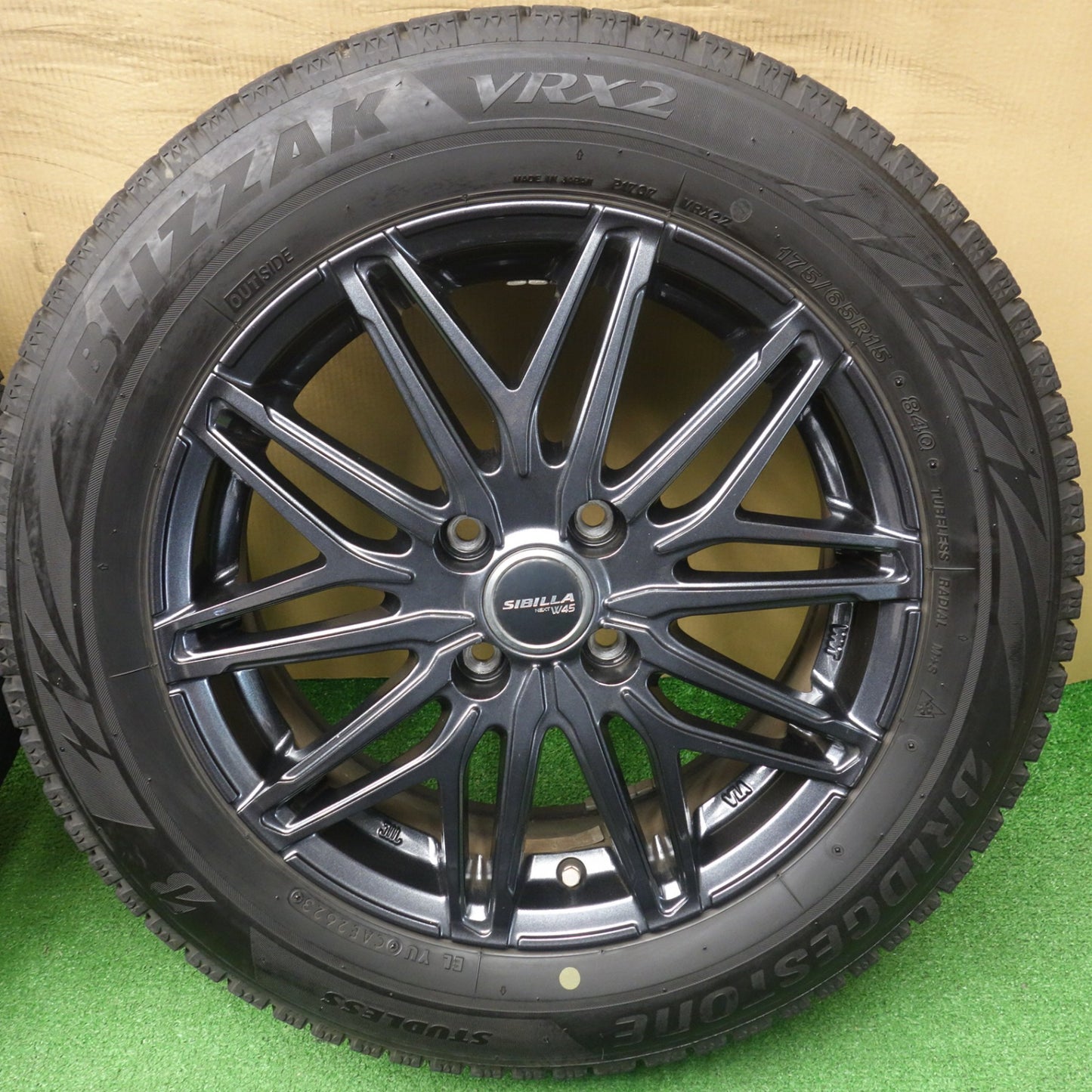バリ溝！23年！キレイ！9分◎スタッドレス 175/65R15 ブリヂストン ブリザック VRX2 SIBILLA NEXT W45 シビラ ネクスト 15インチ PCD100/4H◎6060502KTス