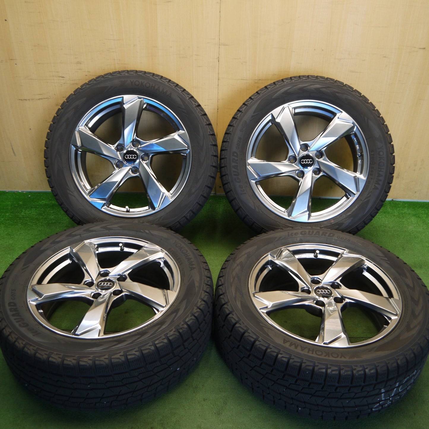 バリ溝！キレイ！9分◎アウディ 等 EURO AXIS CROSSedge 235/55R18 スタッドレス ヨコハマ アイスガード G075 ユーロアクシス クロスエッジ 18インチ PCD112/5H◎6070302Hス