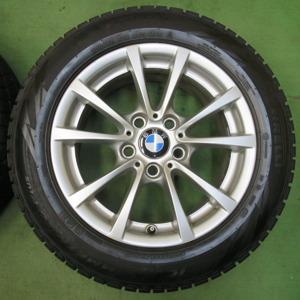 4本価格！21年★BMW 3シリーズ F30 F31 純正 205/60R16 スタッドレス ピレリ アイスアシンメトリコ プラス 16インチ PCD120/5H★5120402イス