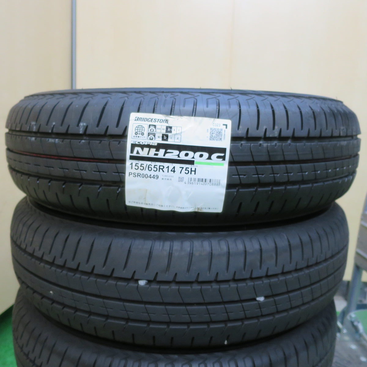 *送料無料* 1本未使用！バリ溝！23年！9分★155/65R14 ブリヂストン エコピア NH200C タイヤ 14インチ N-BOX タント スペーシア ルークス等★4072205イノタ