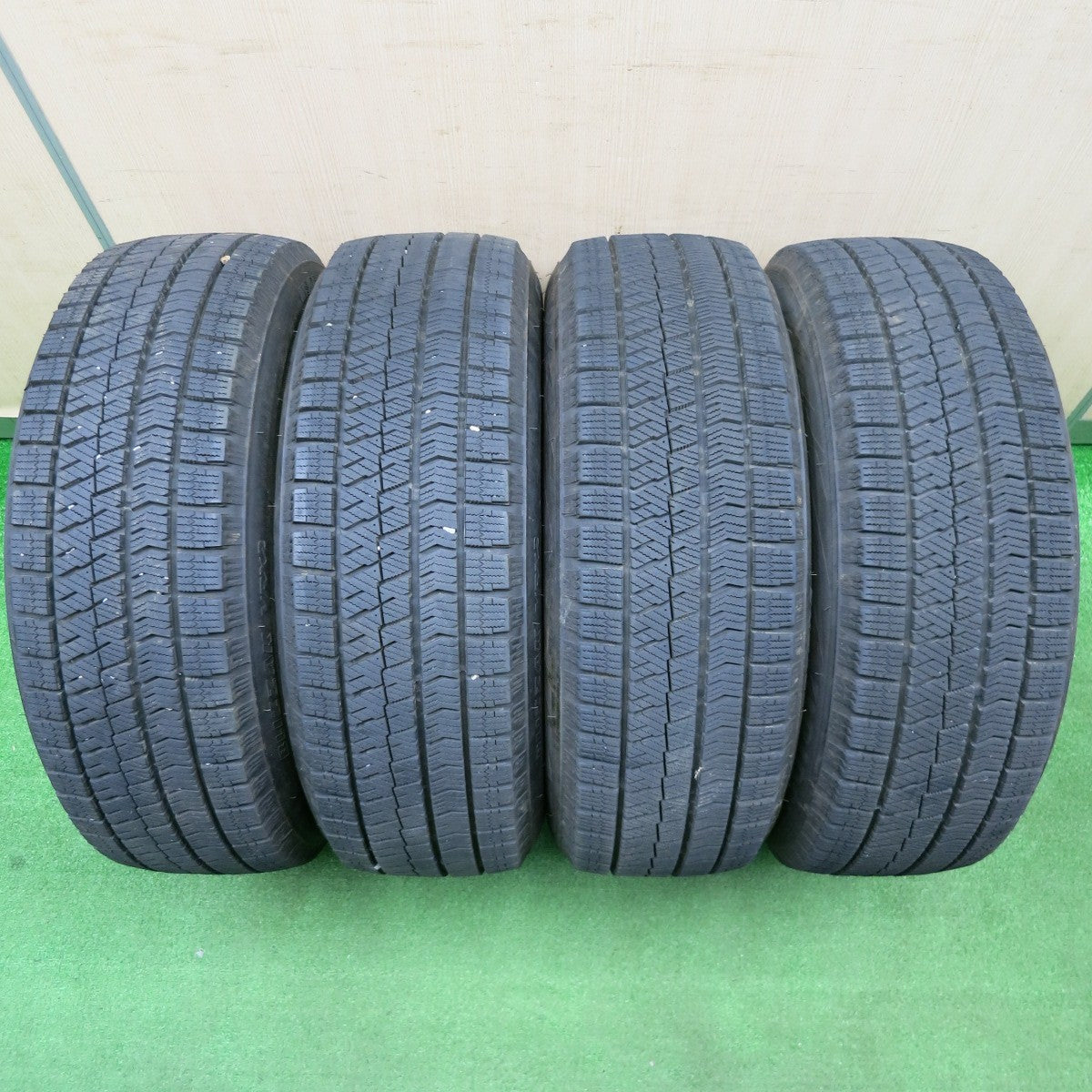 [送料無料] バリ溝！22年！キレイ！9.5分★プリウス 等 195/65R15 スタッドレス ブリヂストン ブリザック VRX2 BALMINUM バルミナ 15インチ PCD100/5H★5010701NJス