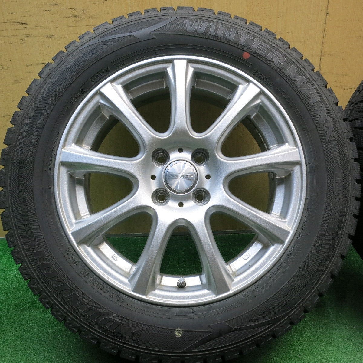 バリ溝！キレイ！9.5分★スタッドレス 195/65R16 ダンロップ ウインターマックス WM02 DUFACT デュファクト 16インチ PCD100/4H★5052105AKス