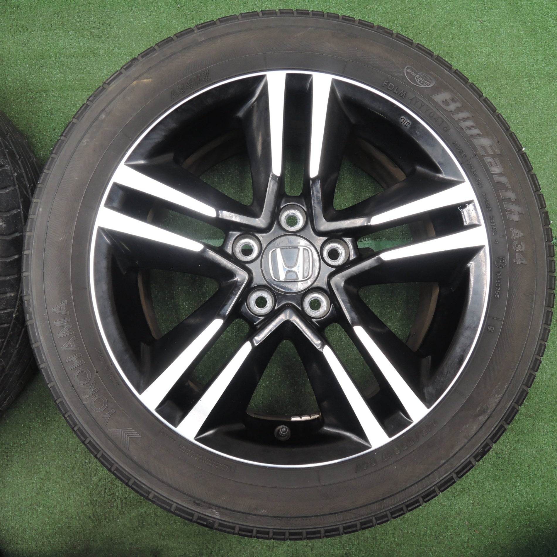 送料無料* 4本価格☆ホンダ オデッセイ 純正 215/55R17 ヨコハマ