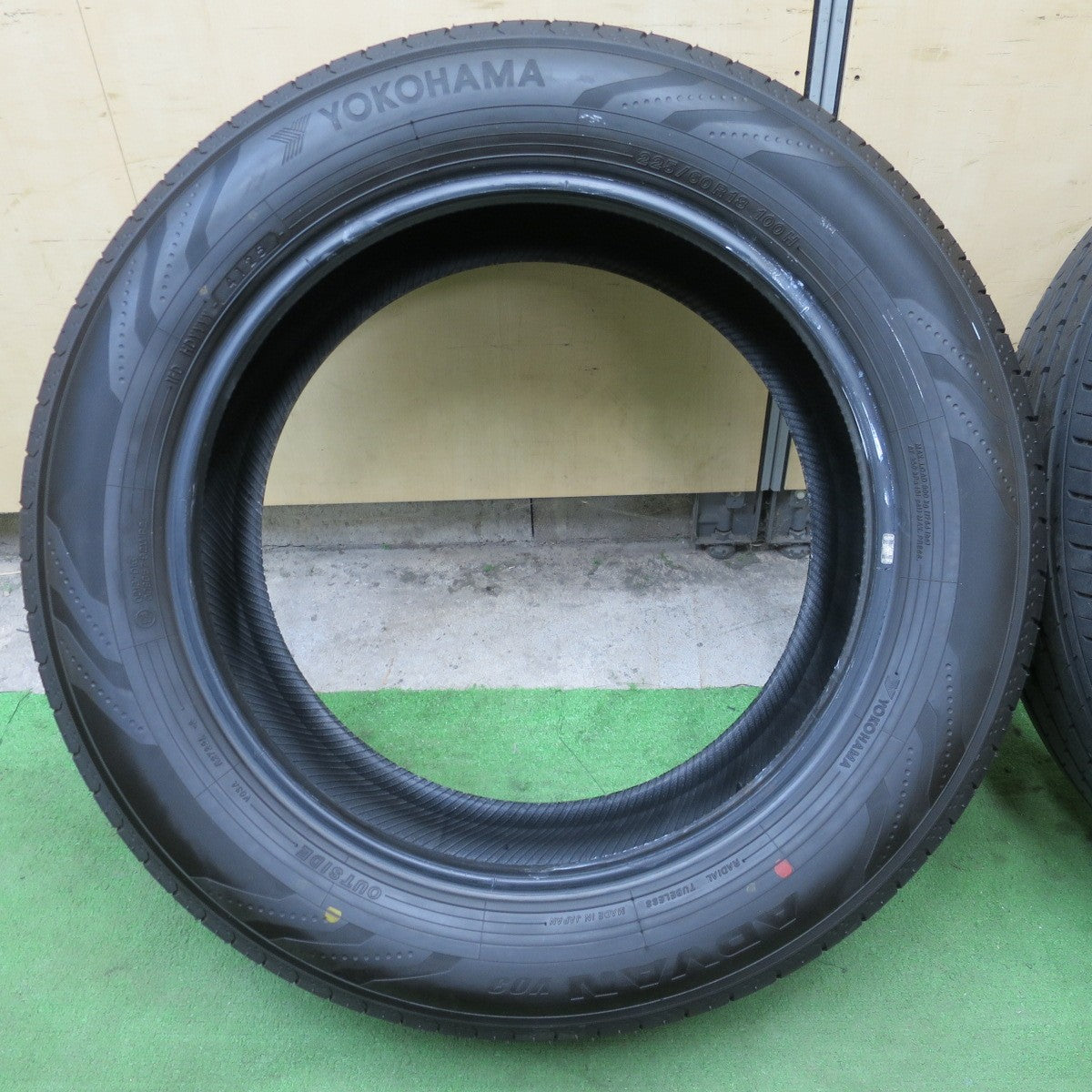 バリ溝！25年！ほぼ10分◎225/60R18 ヨコハマ アドバン V03 V03A タイヤ 18インチ 40系 アルファード ヴェルファイア レクサス NX 等◎6090102NGノタ