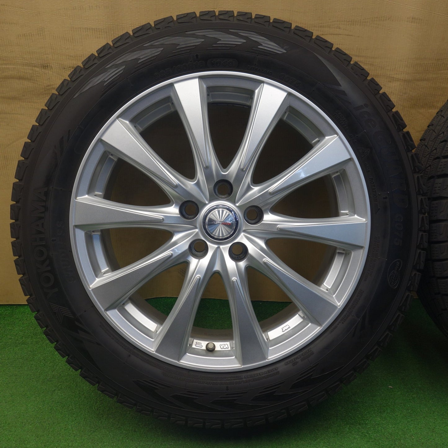 バリ溝！キレイ！9分★スタッドレス 225/60R18 ヨコハマ アイスガード G075 JOKER ジョーカー 18インチ PCD114.3/5H★6031902KTス