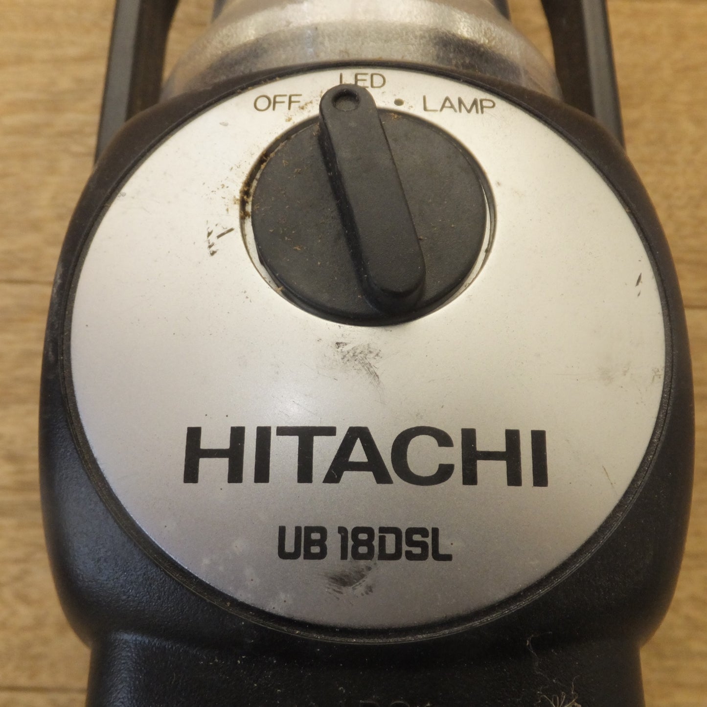 [送料無料] ジャンク★マキタ 日立 松下電工 DEWALT　各種 ライト 2点　充電器 2点　バッテリ 7点　充電式工具 計 11点 セット★