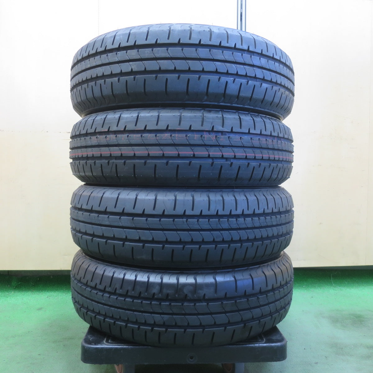 未使用！25年★175/65R15 ブリヂストン NEWNO ニューノ 15インチ タイヤ アクア ヴィッツ スペイド キューブ 等★6051508イノタ