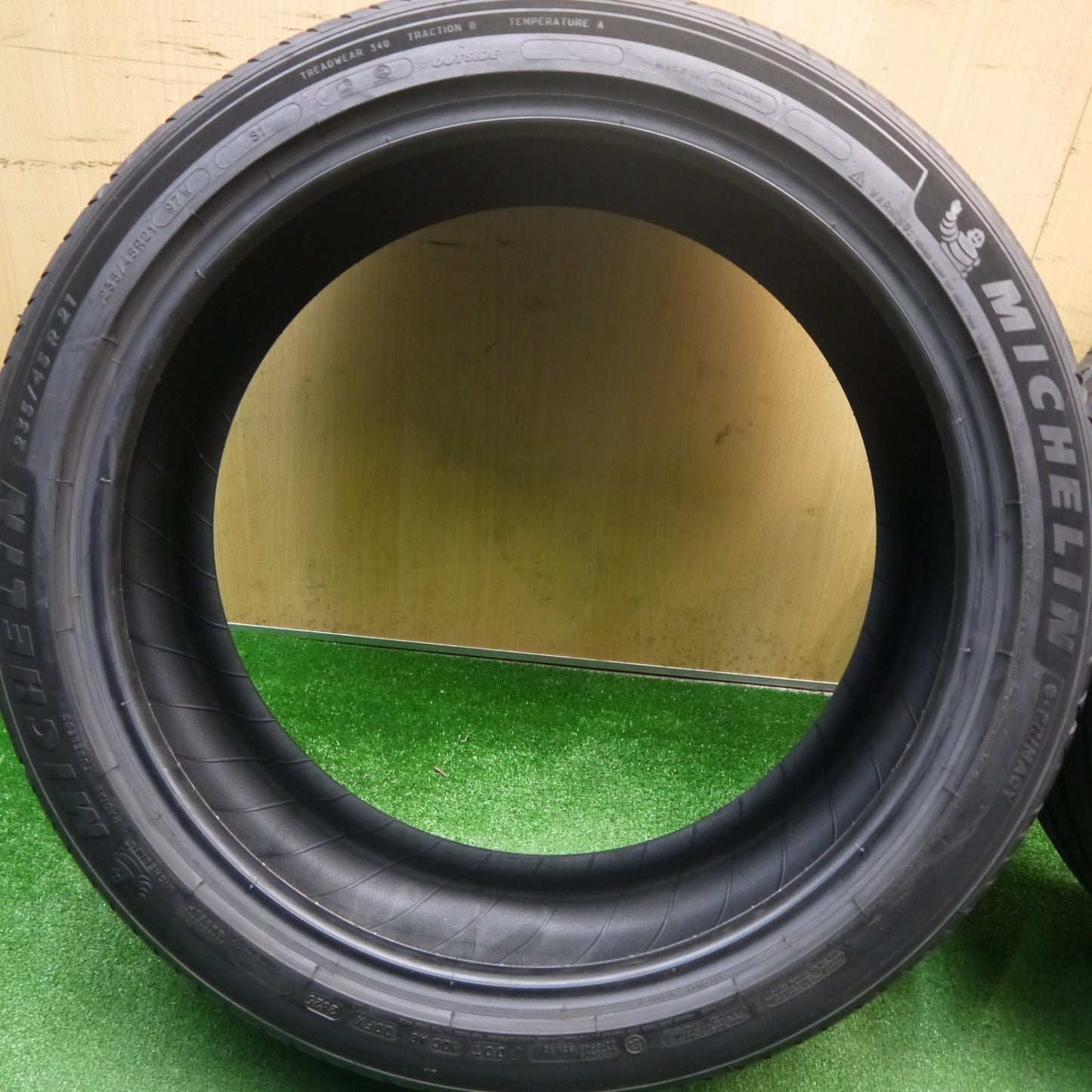 新車外し！25年★235/45R21 ミシュラン e・PRIMACY eプライマシー タイヤ 21インチ クラウン スポーツ 等★6010505Hノタ