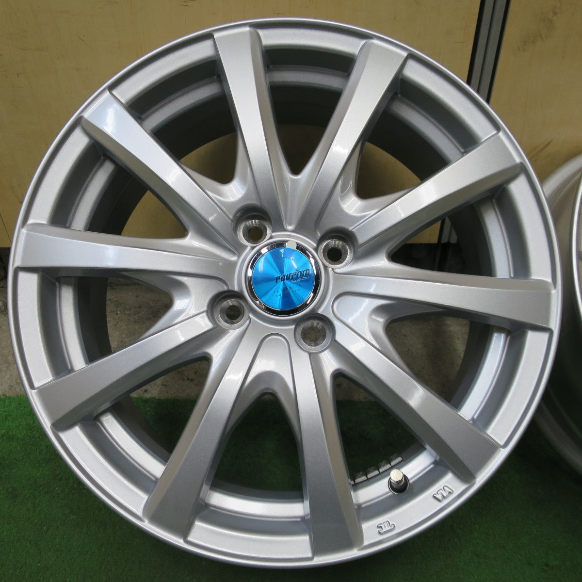 未使用★ravrion RS01 weds 16インチ ホイール ラブリオン ウェッズ 16×6J PCD100/4H★6032705NGホ