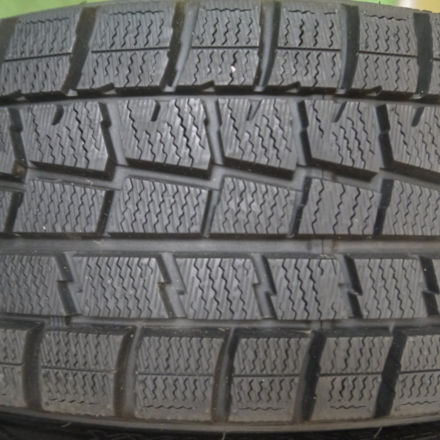 *送料無料* バリ溝！9.5分以上★スタッドレス 185/65R15 ダンロップ ウインターマックス WM01 スチール 15インチ PCD100 114.3/5H マルチ★4072203Hス