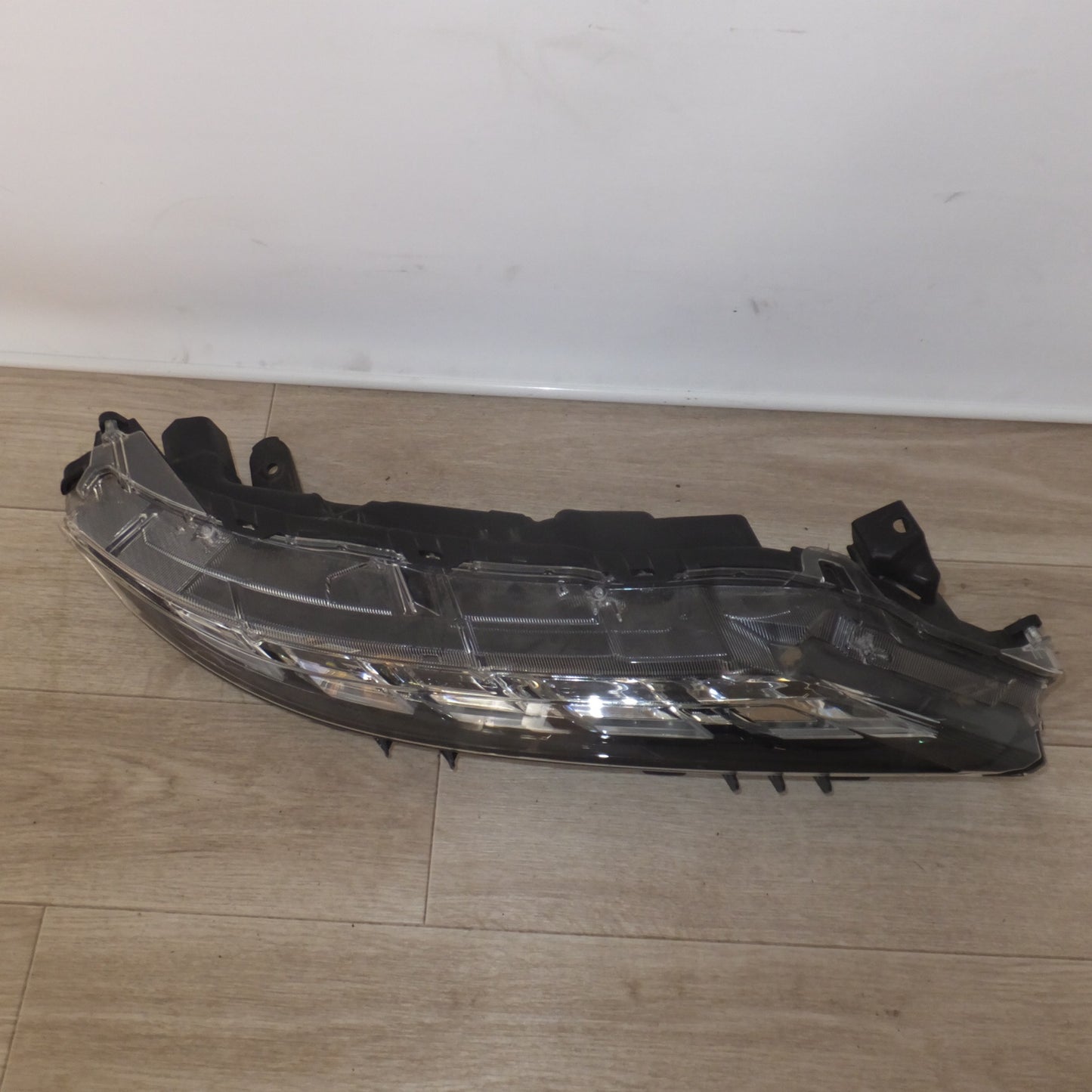 [送料無料] 現状品★三菱 MITSUBISHI 純正 デリカ D:5 CV1W ポジションランプ クリアランスランプ KOITO 212-67120 右 ステー割れ★
