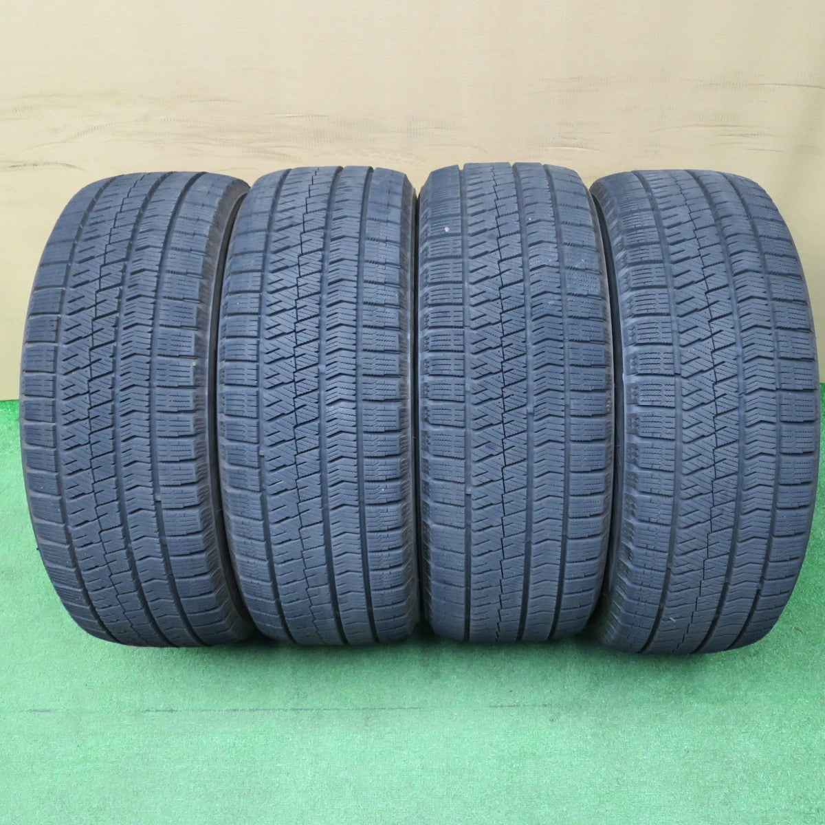 バリ溝！23年！キレイ！9.5分★スタッドレス 215/50R17 ブリヂストン ブリザック VRX2 ECO FORME エコフォルム 17インチ PCD114.3/5H★6040304NKス