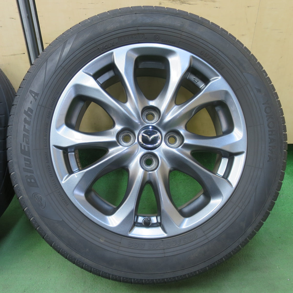 キレイ★マツダ DJ デミオ 純正 185/65R15 ヨコハマ ブルーアース AE01F BluEarth-A AE50 15インチ PCD100/4H★6050810イノ