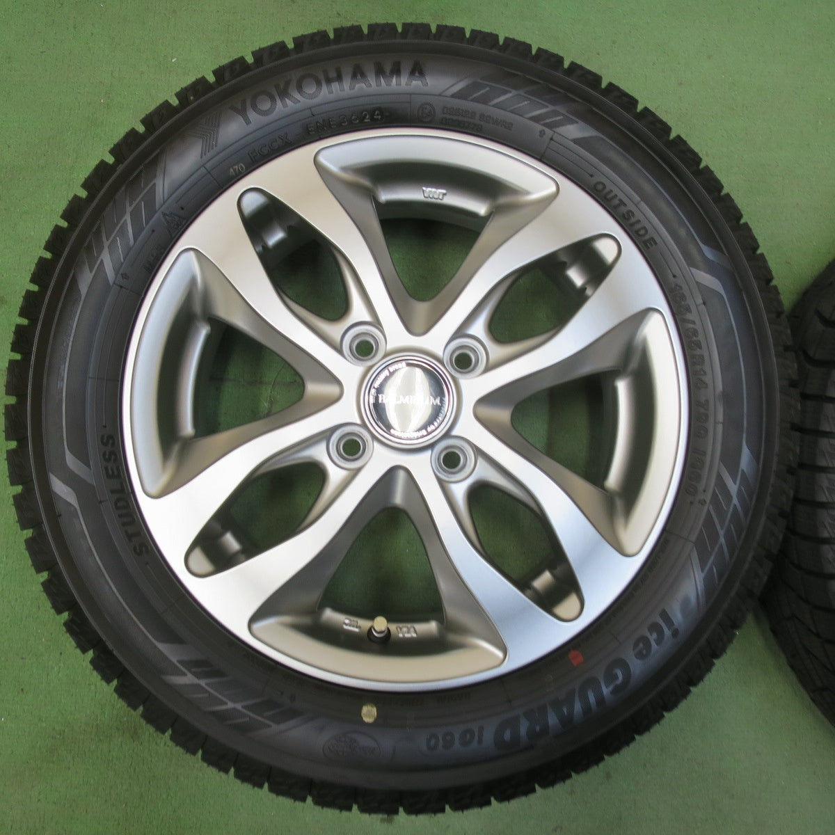 ほぼ未使用！24年！キレイ★スタッドレス 165/65R14 ヨコハマ アイスガード iG60 BALMINUM バルミナ 14インチ ソリオ ハスラー 等 PCD100/4H★5111204イス