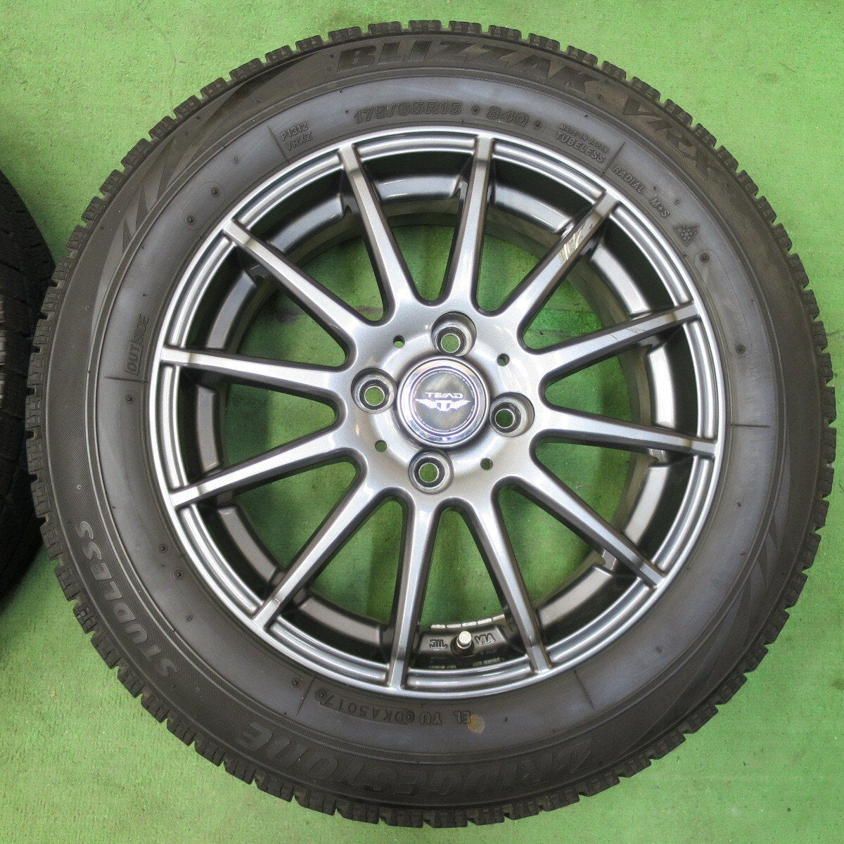 キレイ★スタッドレス 175/65R15 ブリヂストン ブリザック VRX TEAD テッド 15インチ PCD100/4H★5031410イス