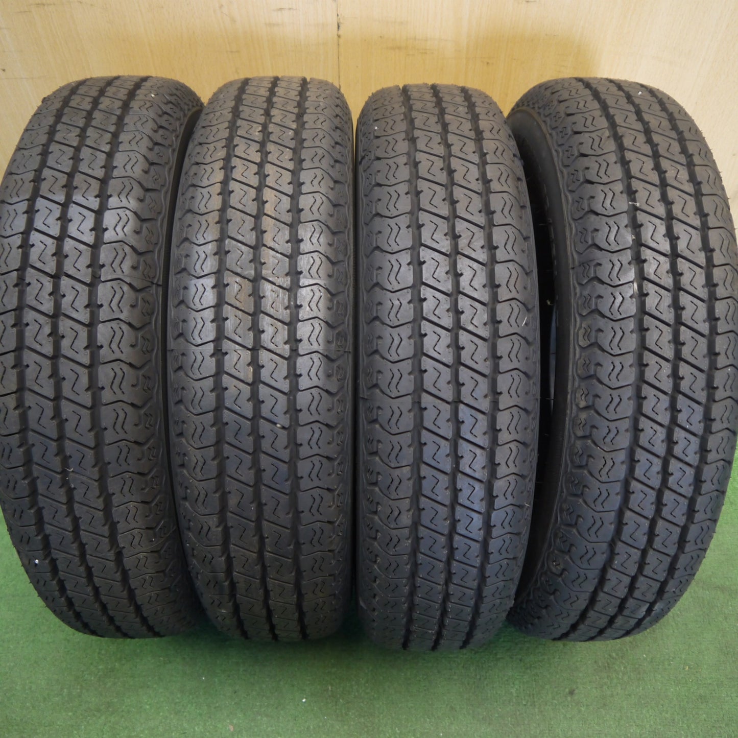 新車外し！24年★145/80R12 80/78N ヨコハマ SUPER VAN 356 タイヤ 12インチ 軽 トラック 軽 バン 等★6052605Hノタ