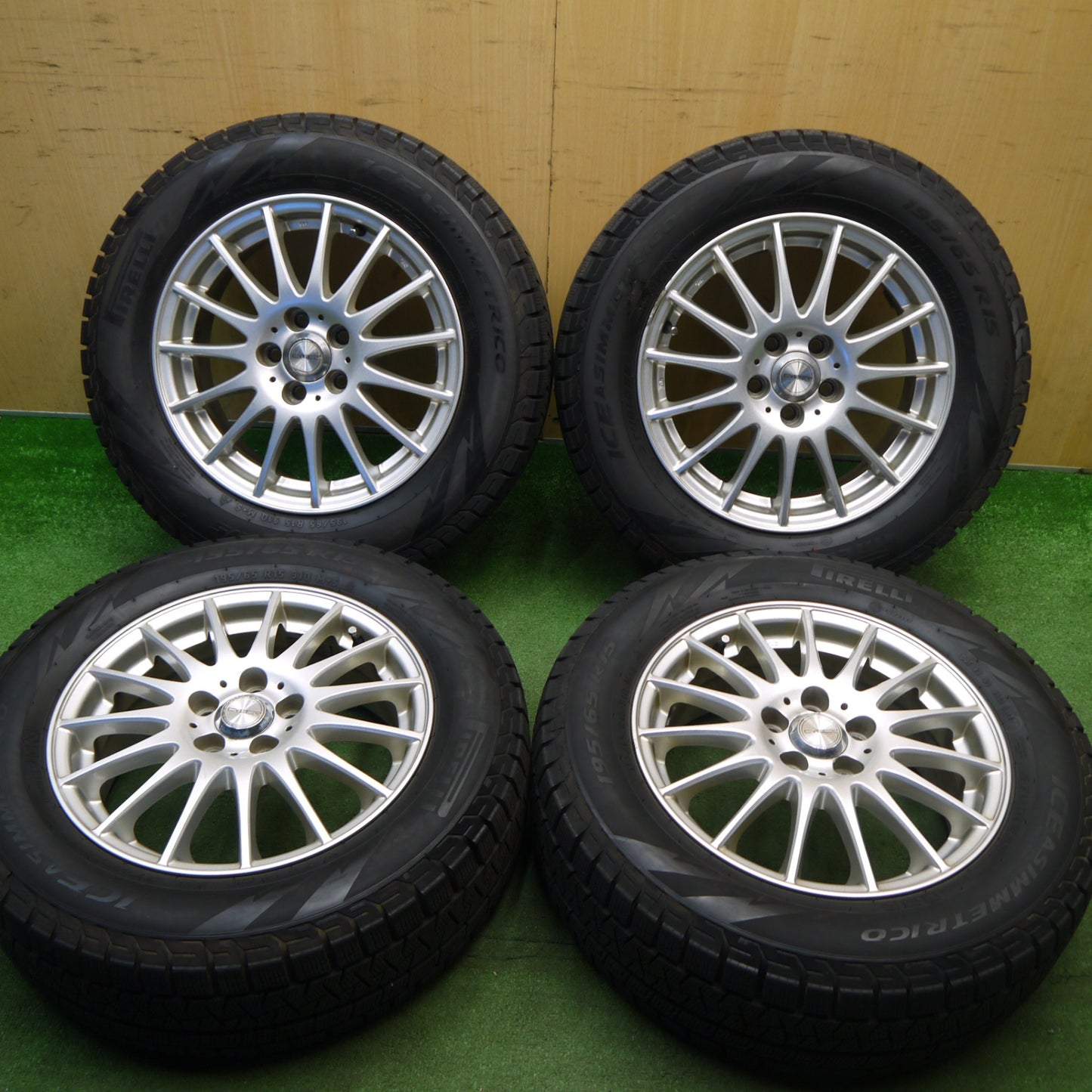 バリ溝！キレイ！9.5分以上★プリウス 等 195/65R15 スタッドレス ピレリ アイスアシンメトリコ CYBER 社外 アルミ 15インチ PCD100/5H★6021308Hス