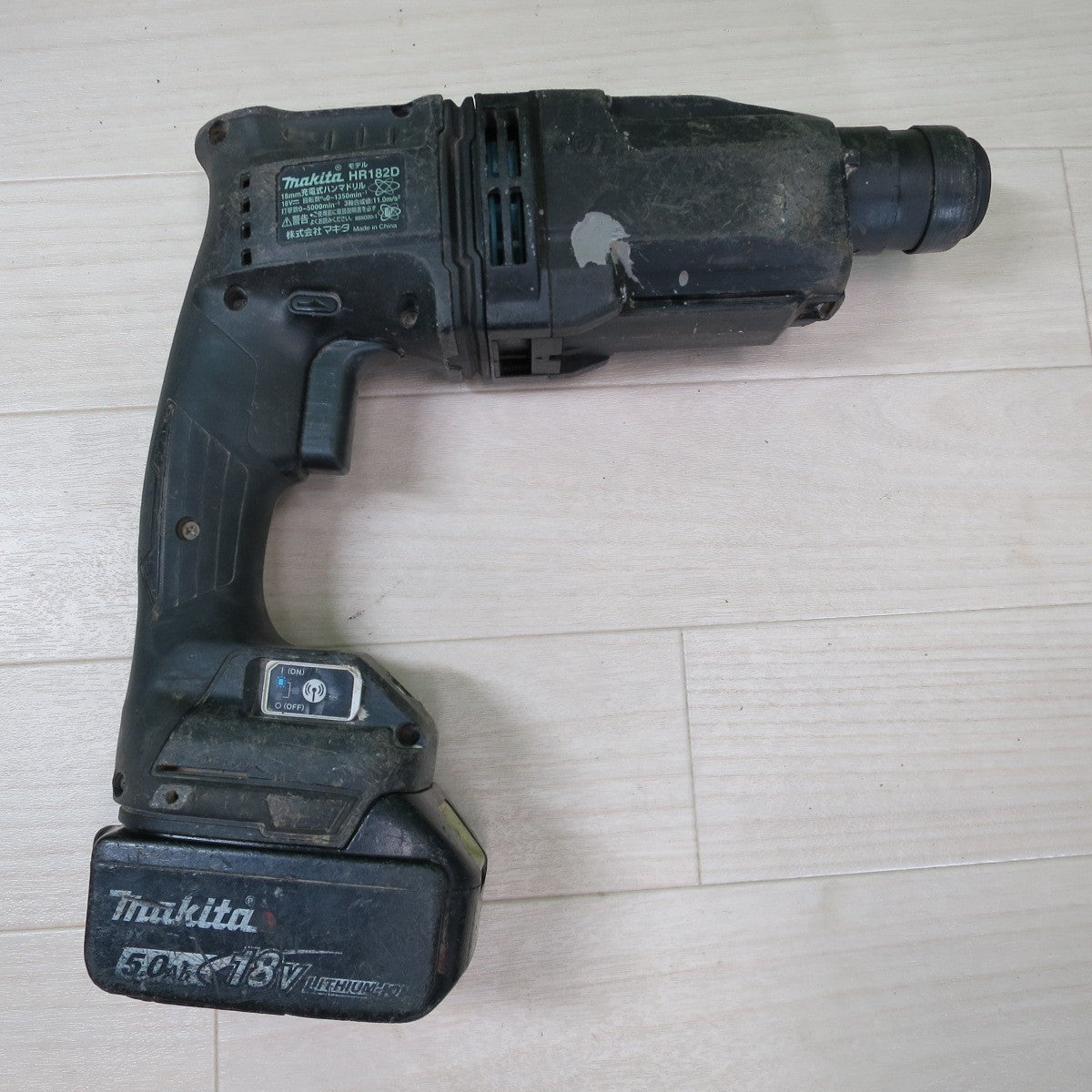 [送料無料] ☆マキタ 18mm 充電式 ハンマ ドリル 18V HR182D 充電器 バッテリー ケース付き 穴あけ はつり 電動 工具☆