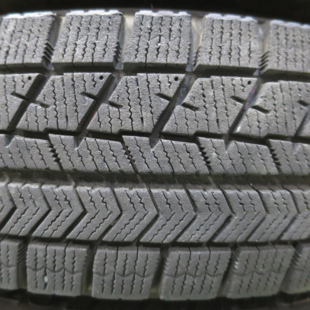 キレイ★スタッドレス 145/80R13 ブリヂストン ブリザック VRX ECO FORME エコフォルム 13インチ PCD100/4H★6043001イス