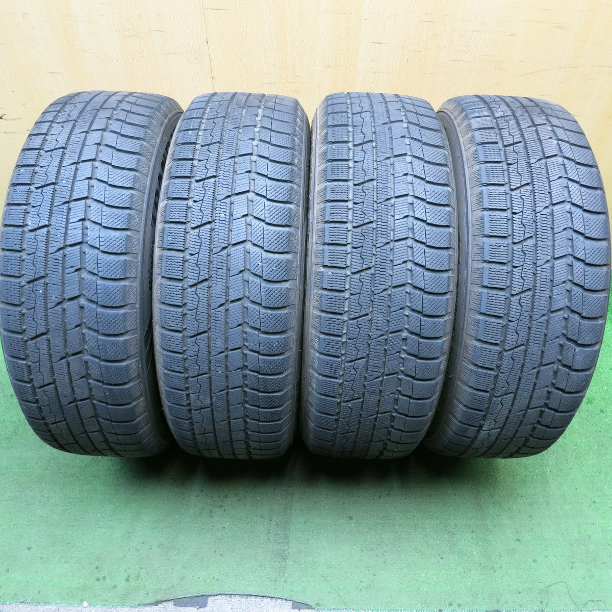 バリ溝！キレイ！9.5分★スタッドレス 225/60R18 トーヨー ウインター トランパス TX R-FORGED LEVIS LA STRADA 阿部商会 18インチ PCD114.3/5H★5080701HAス