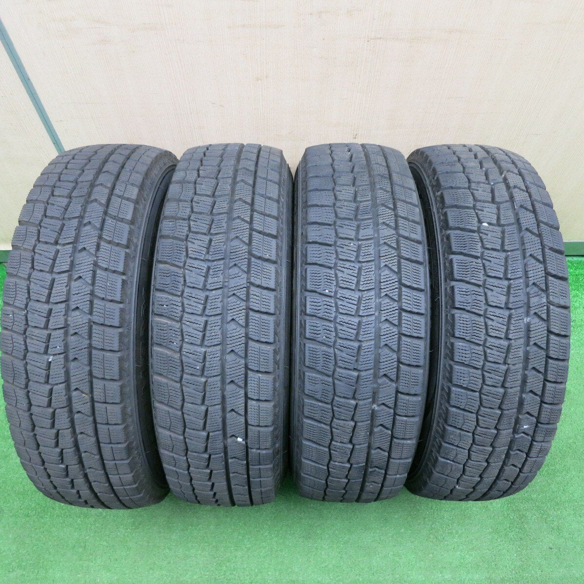 バリ溝！22年！キレイ！9.5分以上★スタッドレス 185/70R14 ダンロップ ウインターマックス WM02 ravrion RS01 ラブリオン 14インチ PCD100/4H★5012005TNス