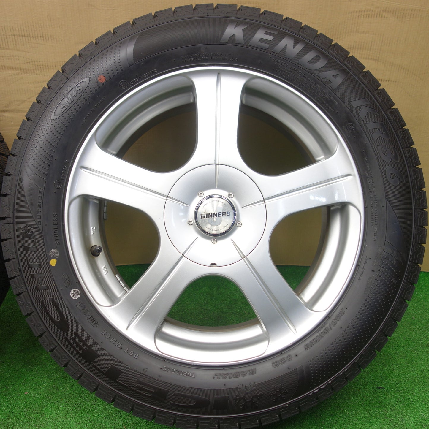 バリ溝！23年！ほぼ10分★スタッドレス 205/60R16 ケンダ KR36 アイステック ネオ WINNERS ウィナーズ 16インチ PCD100 114.3/5H マルチ★5120602KTス