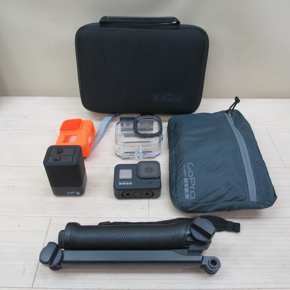 美品！付属品付き☆GoPro ゴープロ アクション カメラ HERO8 Black 折りたたみ式 マウント フィンガー 搭載☆