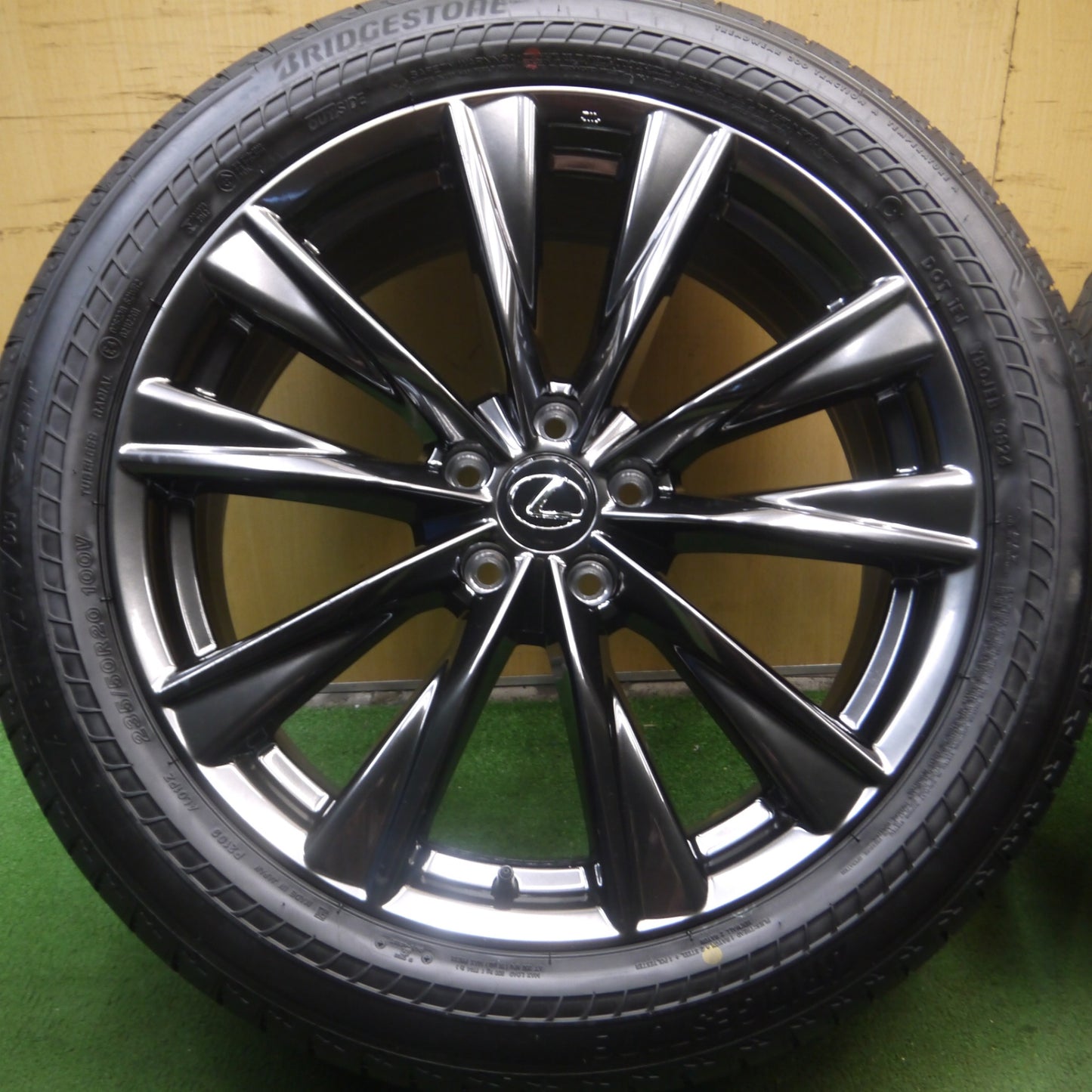 *送料無料* 新車外し！24年★レクサス NX Fスポーツ 純正 235/50R20 ブリヂストン アレンザ 001 RFT 20インチ PCD114.3/5H★4061212Hノ