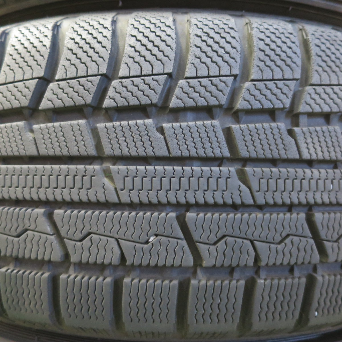バリ溝！23年！9.5分★スタッドレス 205/60R16 トーヨー ウインター トランパス TX X CROSS SPEED PREMIUM 16インチ PCD114.3/5H★5051312イス