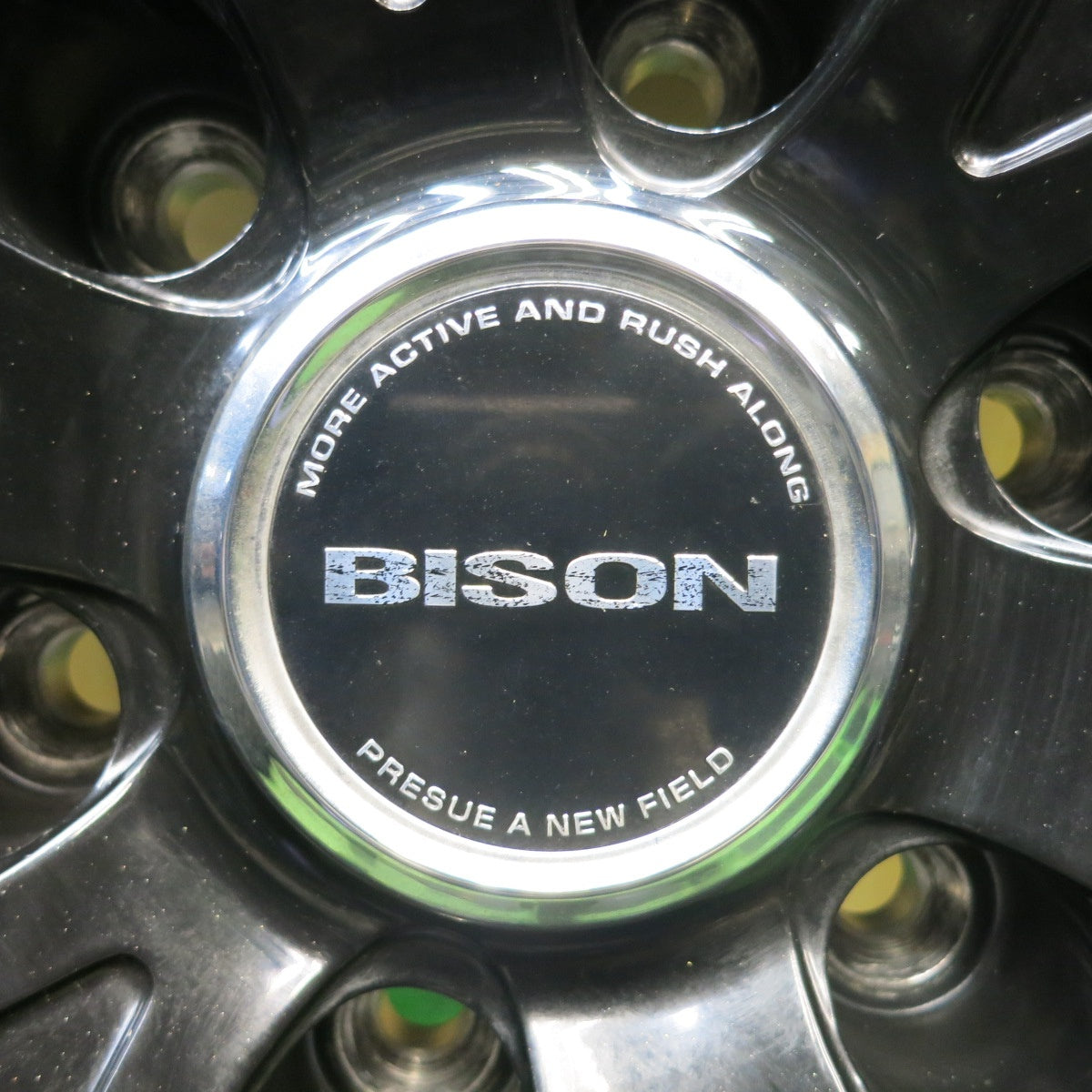 ほぼ未使用！22年！キレイ★スタッドレス 265/65R17 グッドイヤー アイスナビ SUV BISON BN-01 バイソン 17インチ PCD139.7/6H★6011709HAス