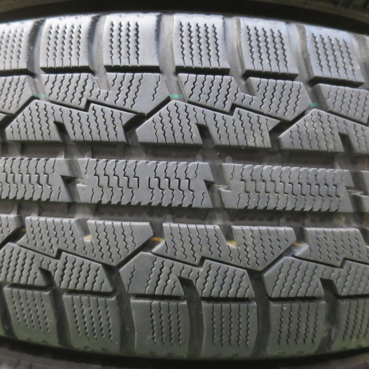 バリ溝！9分★スタッドレス 185/65R15 トーヨー オブザーブ ガリット GIZ ravrion ラブリオン 15インチ PCD100/4H★6033101イス