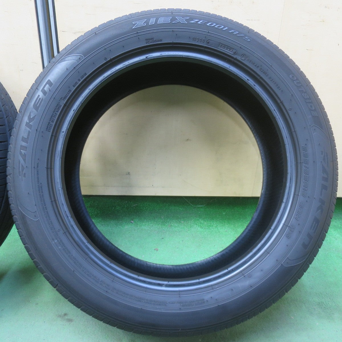 バリ溝！24年！8.5分◎225/55R18 ファルケン ZIEX ZE001 A/S タイヤ 18インチ デリカ D:5 アウトランダー エクストレイル クロストレック 等◎6082802イスタ