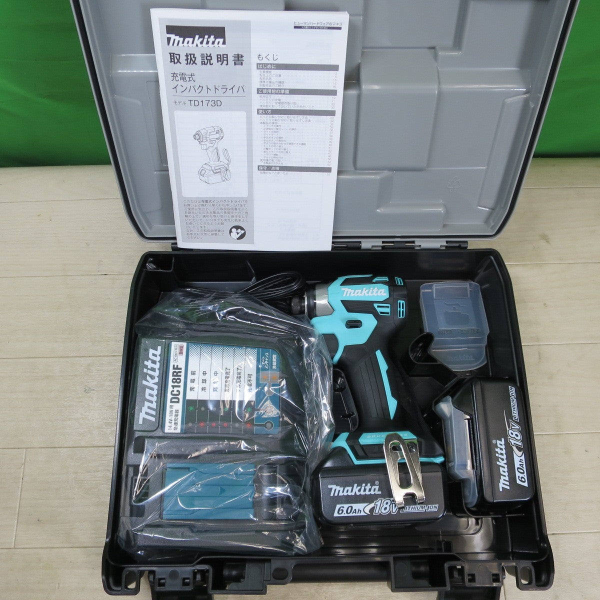 未使用！バッテリー2個☆マキタ 充電式 インパクトドライバ TD173D GXTB 限定色 電動 工具 コードレス 18V makita☆