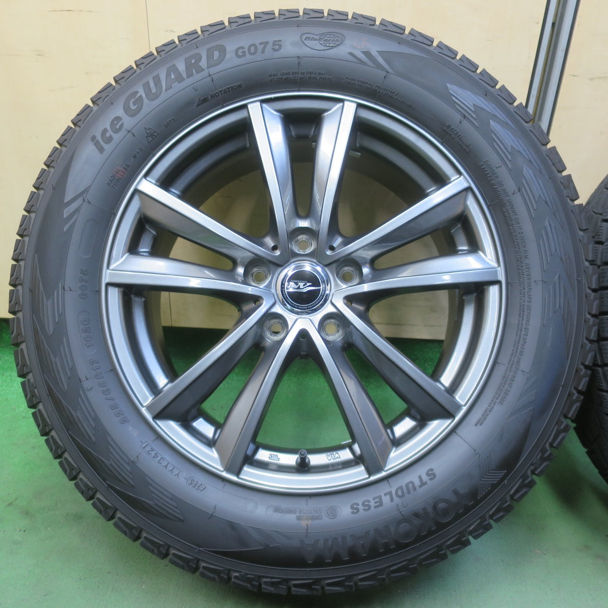 バリ溝！キレイ！9.5分◎スタッドレス 225/65R17 ヨコハマ アイスガード G075 NIRVANA NV ニルヴァーナ ニルバーナ 17インチ PCD114.3/5H◎6092307イス