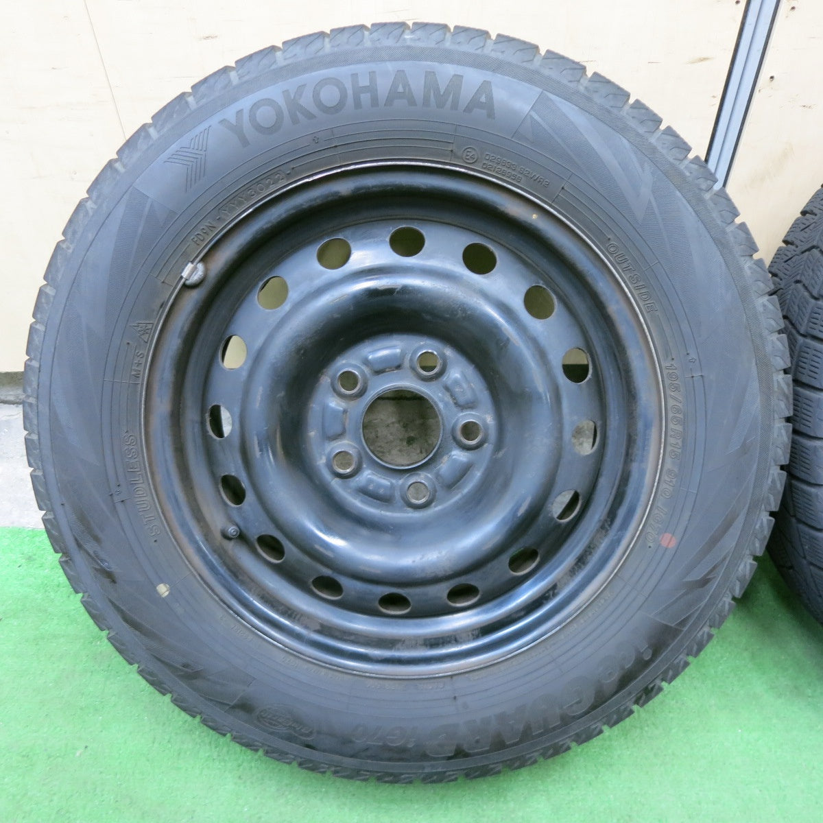 バリ溝！22年！9.5分★スタッドレス 195/65R15 ヨコハマ アイスガード iG70 スチール ホイール 15インチ PCD114.3/5H★6012601ナス