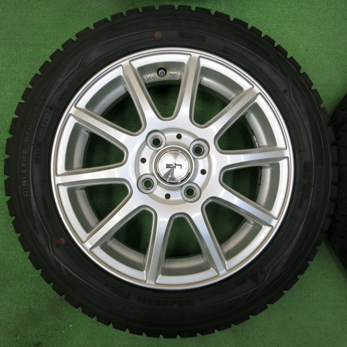 *送料無料* バリ溝！キレイ！ほぼ10分★スタッドレス 155/65R14 ダンロップ ウインターマックス WM01 slh 社外 アルミ 14インチ PCD100/4H★4052102イス