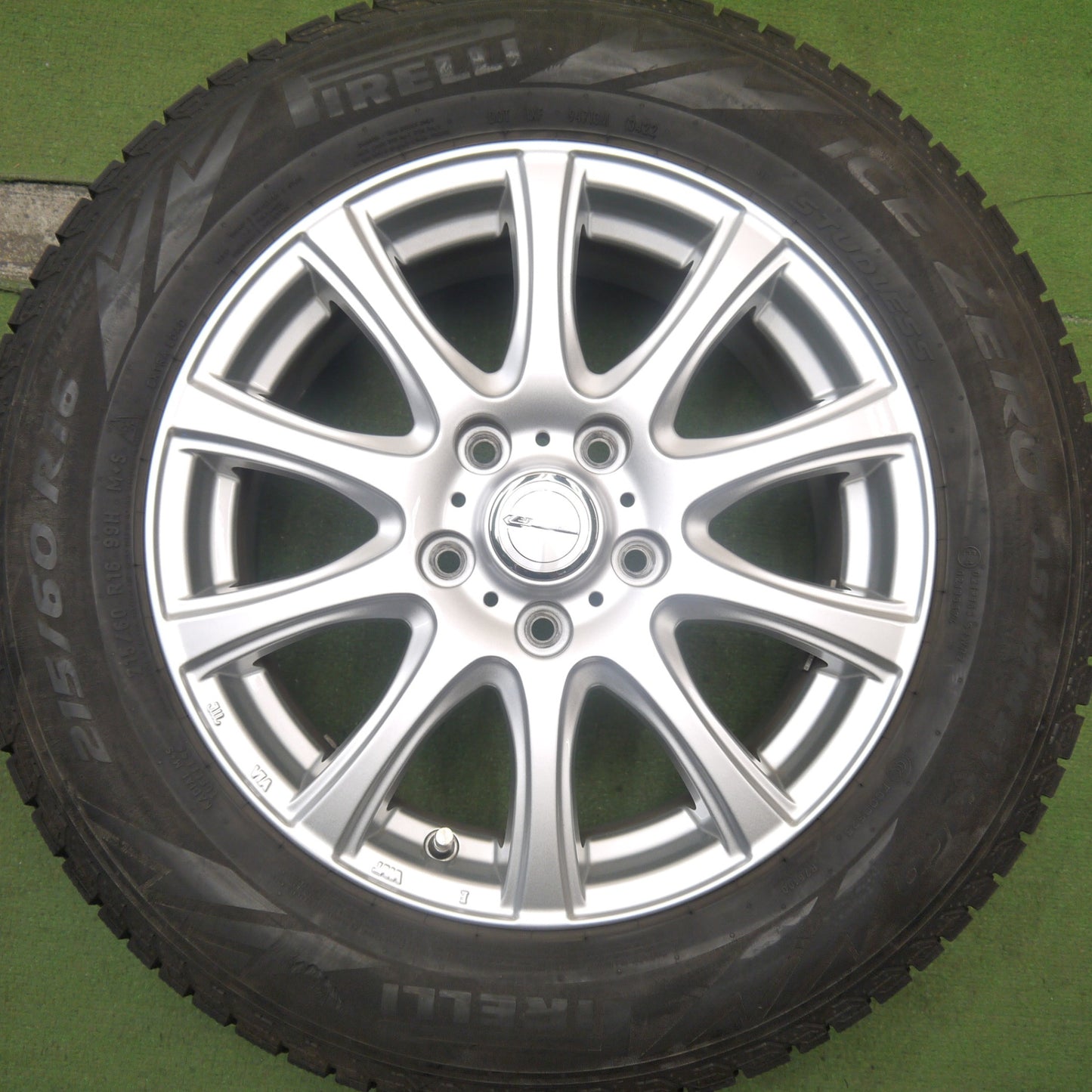 バリ溝！22年！キレイ！9分★スタッドレス 215/60R16 ピレリ アイスゼロ アシンメトリコ LAUFBAHN Ⅱ ラウフバーン 2 16インチ PCD114.3/5H★5073001Hス