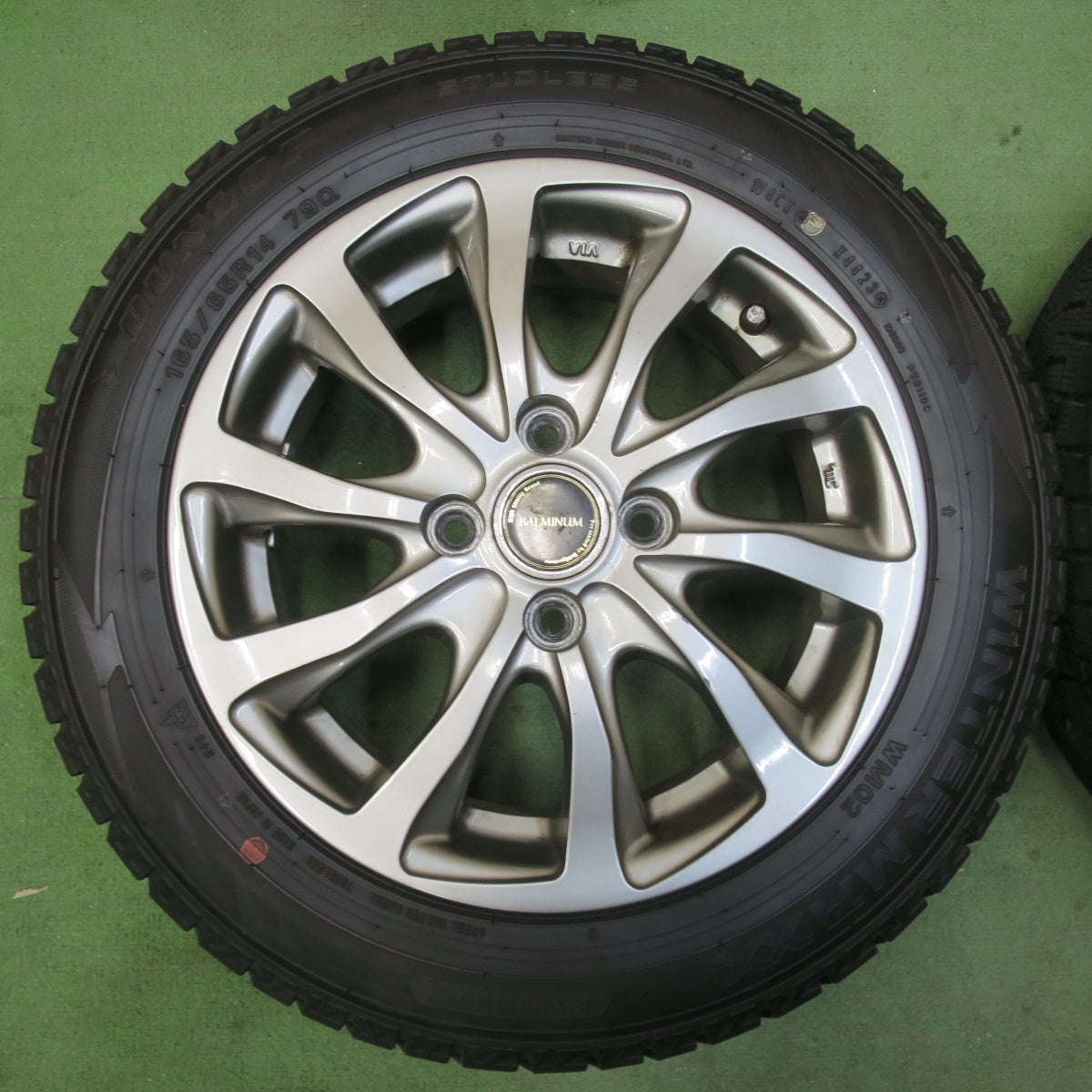 バリ溝！23年！9.5分★スタッドレス 165/65R14 ダンロップ ウインターマックス WM02 BALMINUM TR10 バルミナ 14インチ PCD100/4H★5120404イス