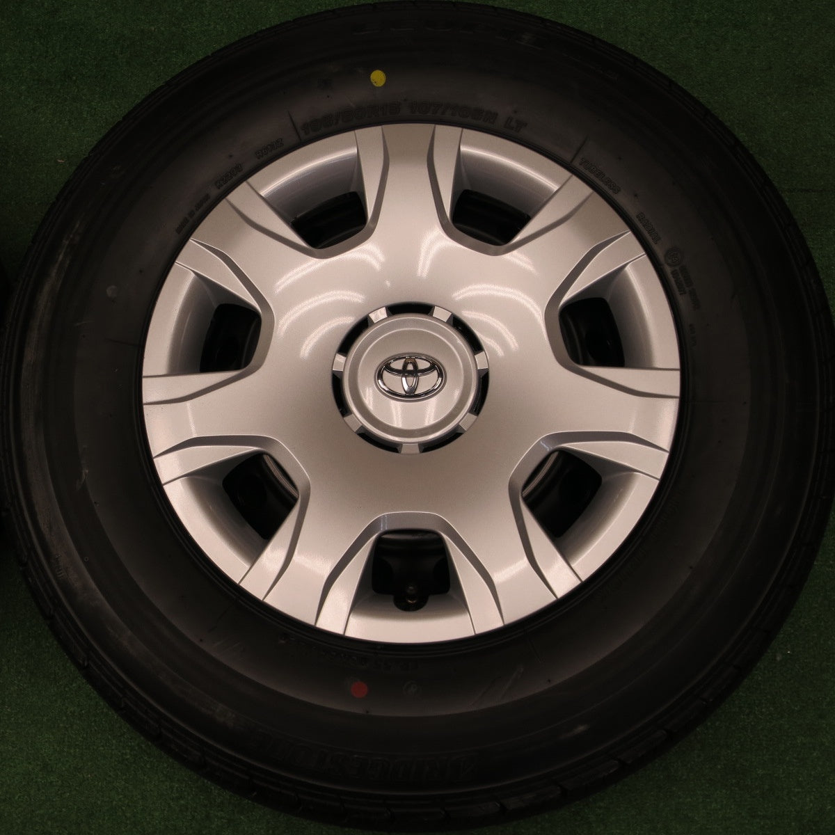 新車外し！22年★トヨタ 200系 ハイエース 純正 スチール 195/80R15 107/105N ブリヂストン エコピア RD613 15インチ PCD139.7/6H★6012203NKノ