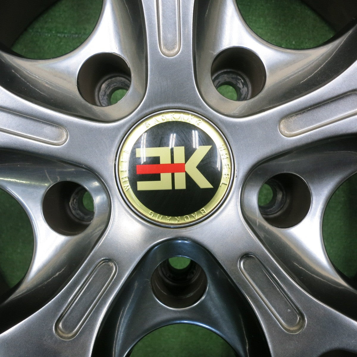 [送料無料] バリ溝！キレイ！8.5分★BMW 等 BAOKANG KE3S010 225/45R18 スタッドレス グッドイヤー アイスナビ7 18インチ PCD120/5H★5010404NJス