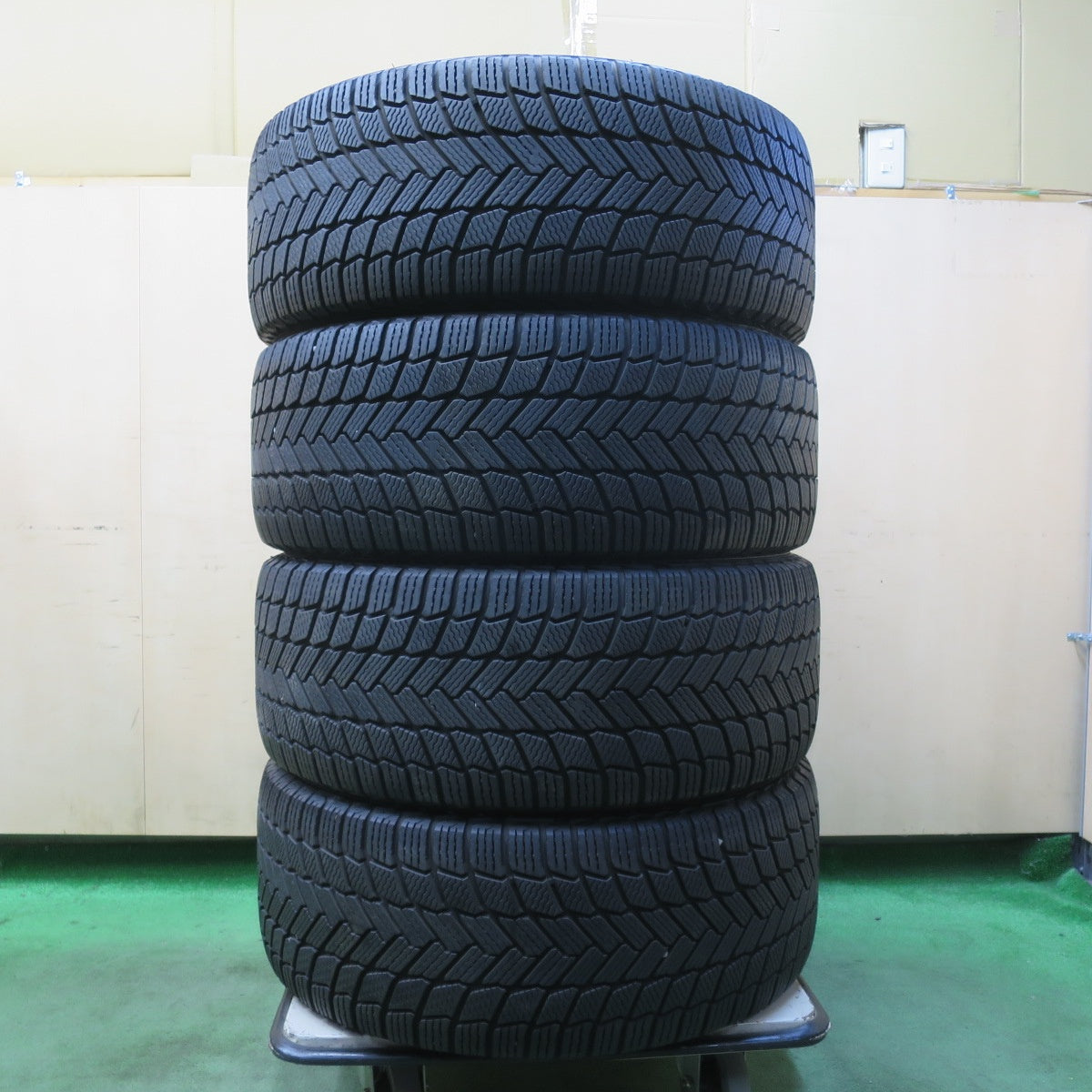 バリ溝！21年！9.5分★LEONIS SL 245/40R19 スタッドレス ミシュラン X-ICE SNOW レオニス 19インチ PCD114.3/5H★5120903イス