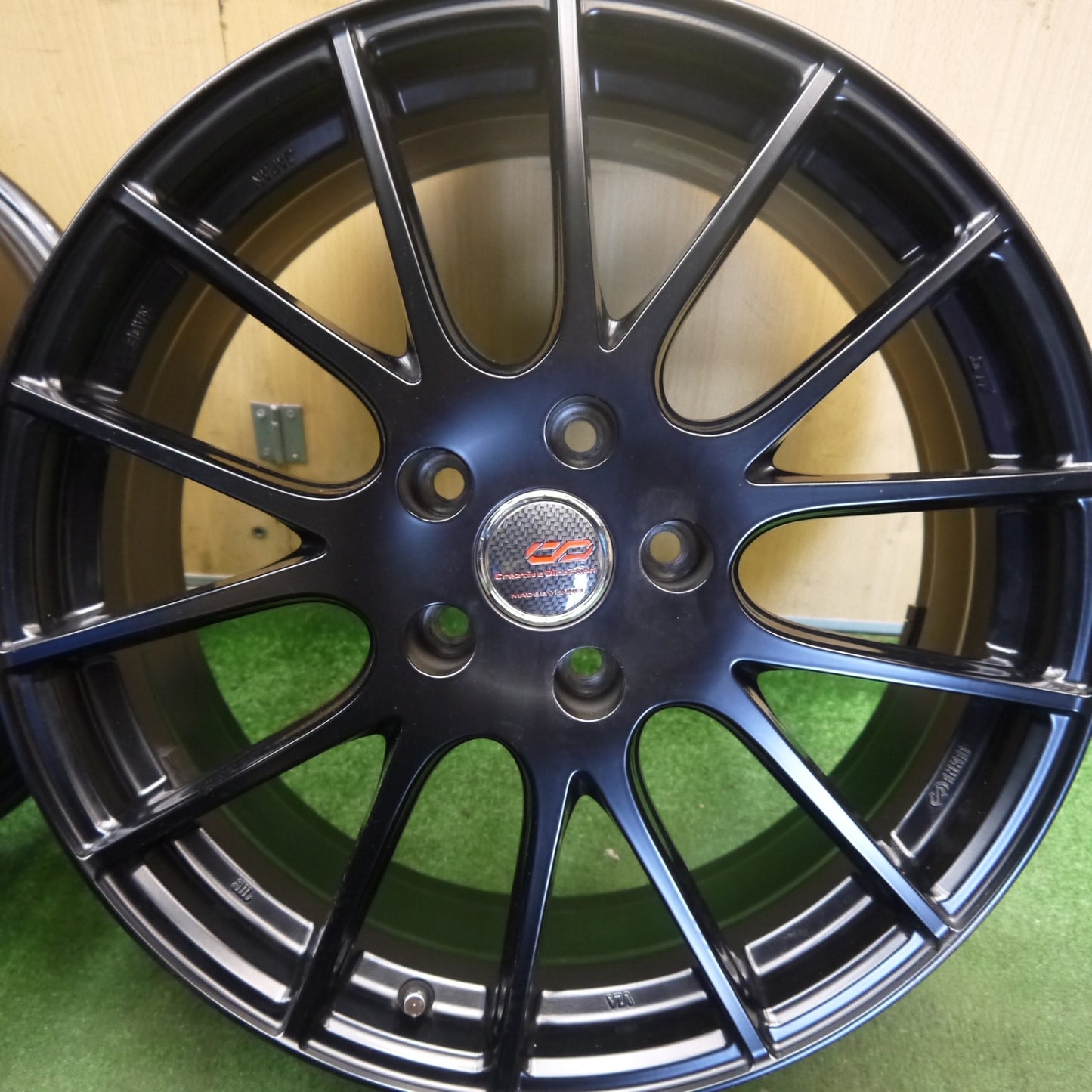 美品★CreativeDirection ENKEI KE04 エンケイ 18インチ ホイール 18×8J PCD114.3/5H★6051810Hホ