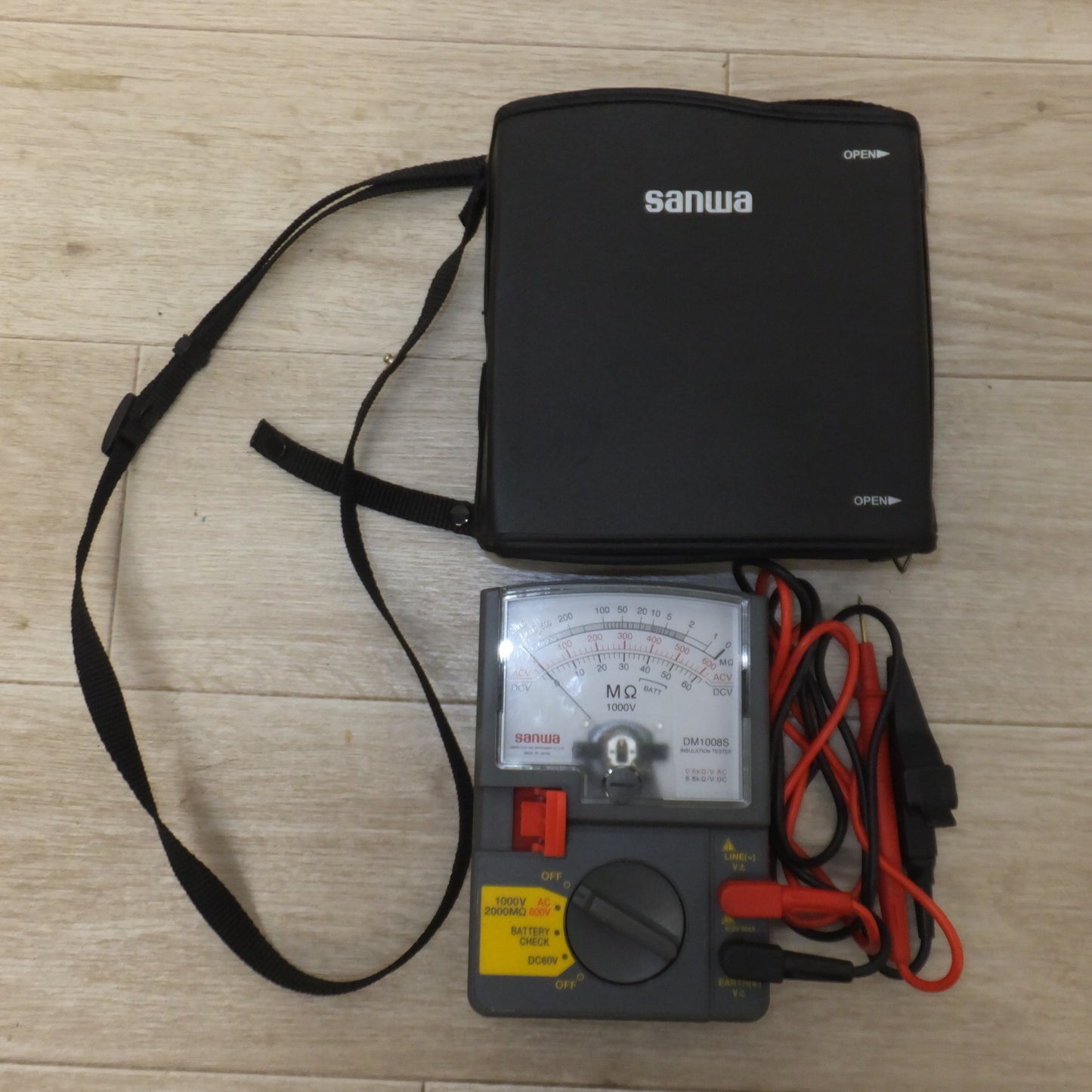 [送料無料] 美品★三和電気計器 SANWA 絶縁抵抗計 DM1008S　INSULATION RESISTANCE TESTER★