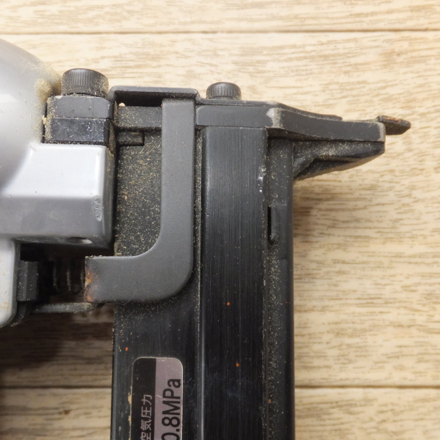 [送料無料] ★藤原産業 SK11 エアー釘打機 SAT-1025 常圧　ステープル 10.0×1.2×0.6mm 10～25mm 使用空気圧力 0.5～0.8MPa★