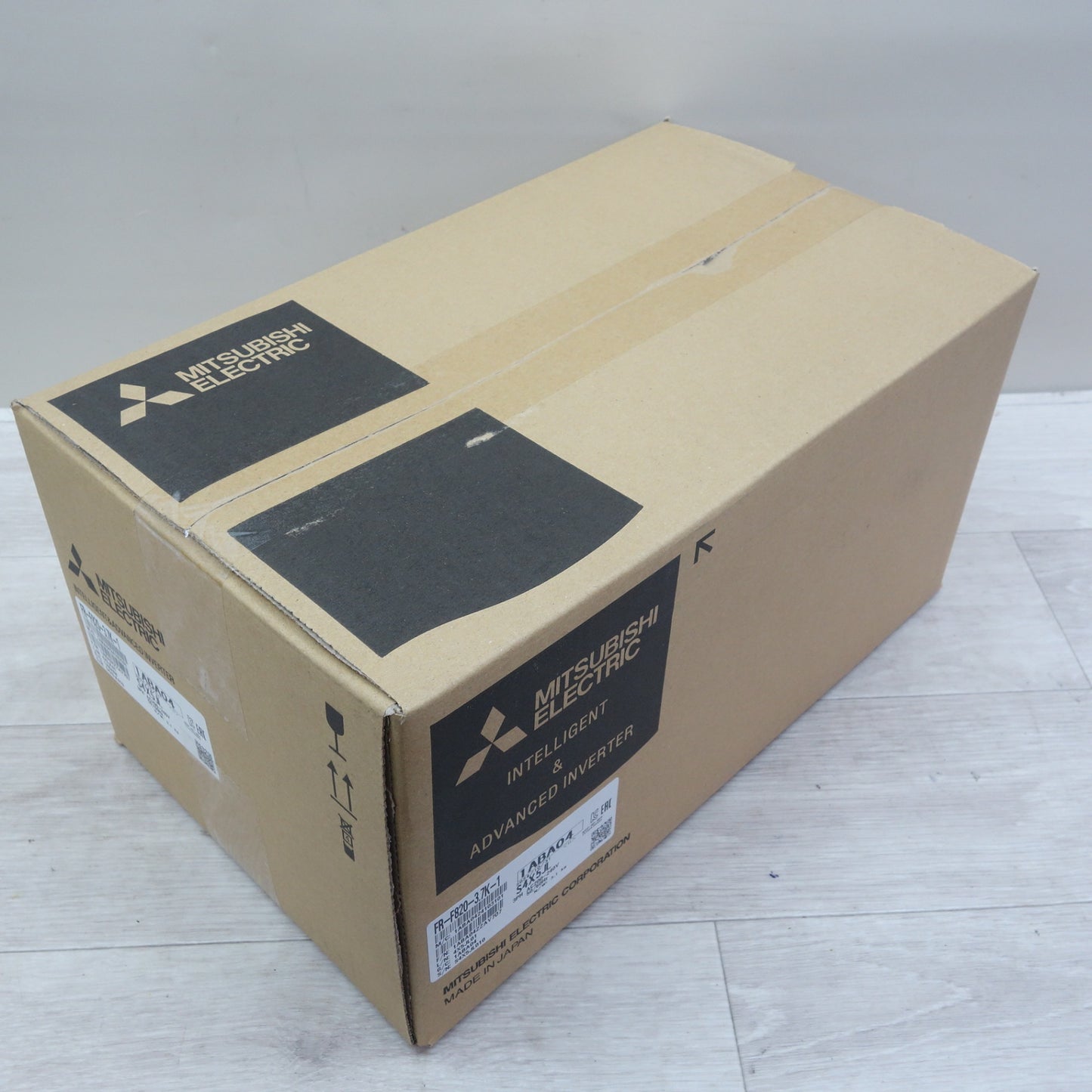 [送料無料] 未使用☆三菱電機 インバータ FR-F820-3.7K-1 2024年製 F800シリーズ 三相 200V 入力 3.7kW ファン・ポンプ用 インバーター 省エネ☆